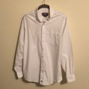 Vineyard vines white button down